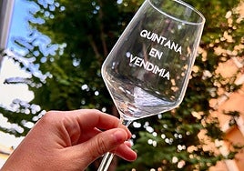 La calle Poeta Quintana de Alicante celebra la fiesta de la vendimia.