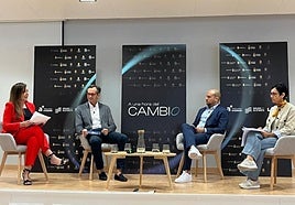 Grabación del podcast en uno de los municipios de la provincia,