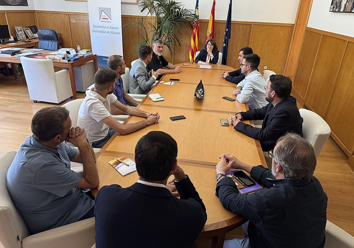 Reunión entre la UA y los alcaldes de los municipios afectados.