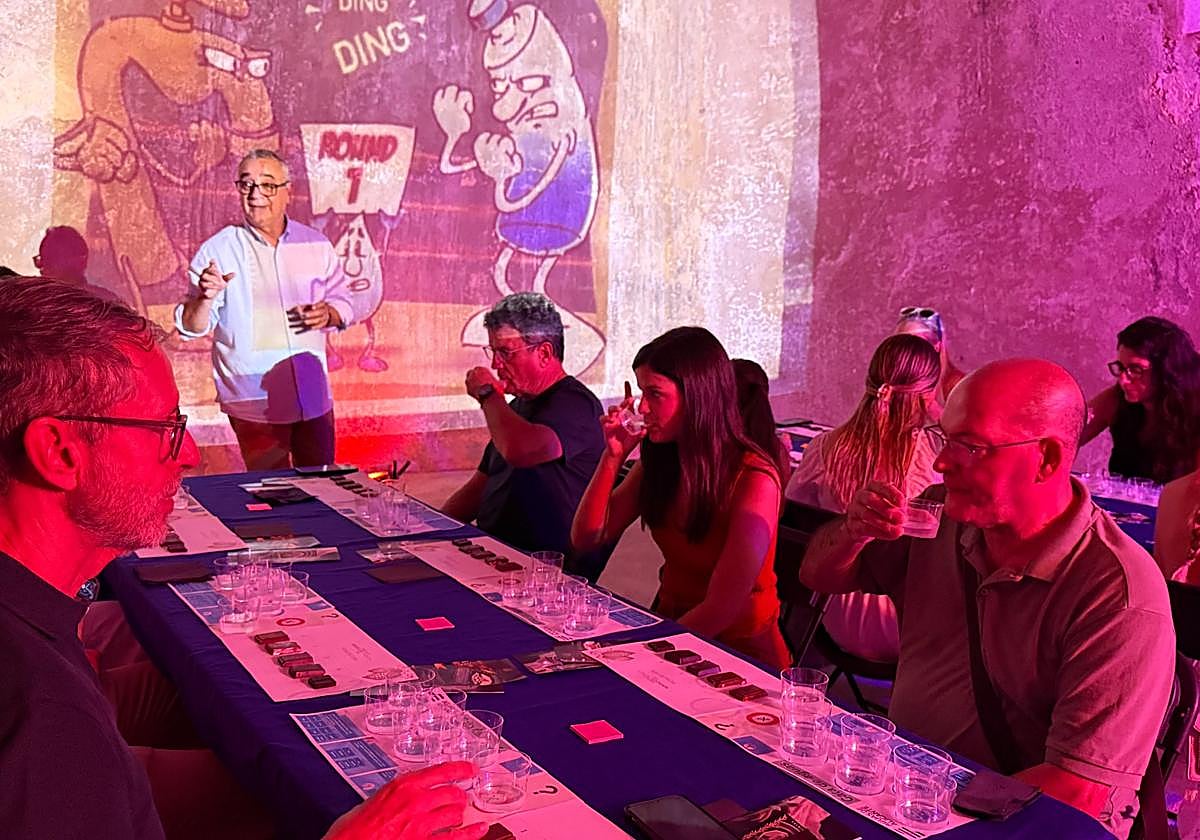 Momento de la cata en los Pozos de Garrigós.