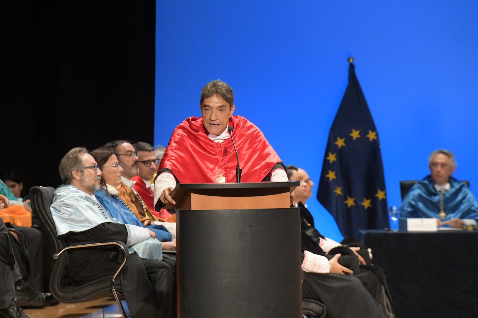 La apertura de curso en la Universidad de Alicante, foto a foto