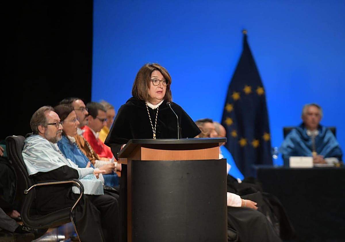 La rectora de la UA, Amparo Navarro.