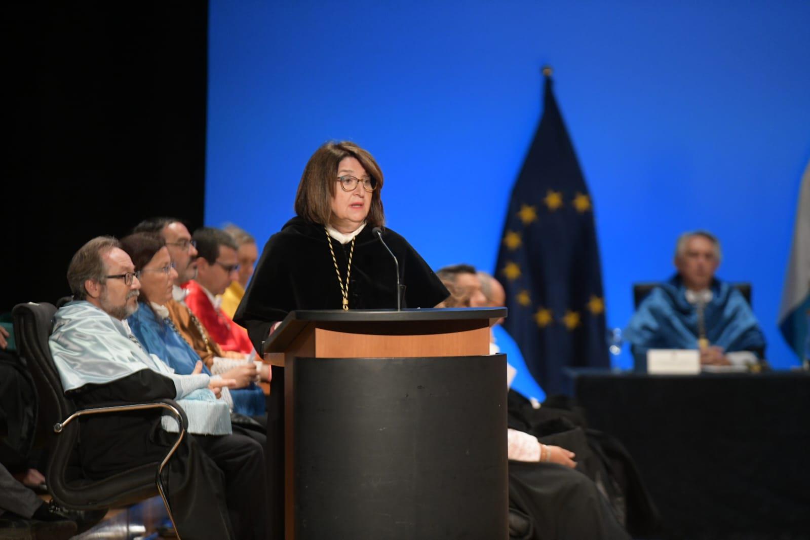 La apertura de curso en la Universidad de Alicante, foto a foto