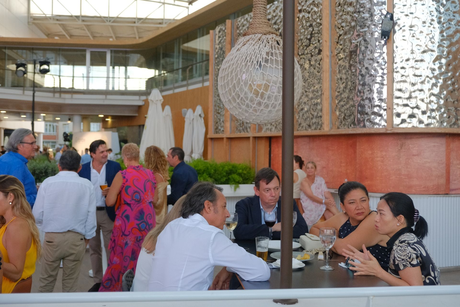 La clínica de fertilidad Tambre abre sus puertas en Alicante con una velada para recordar