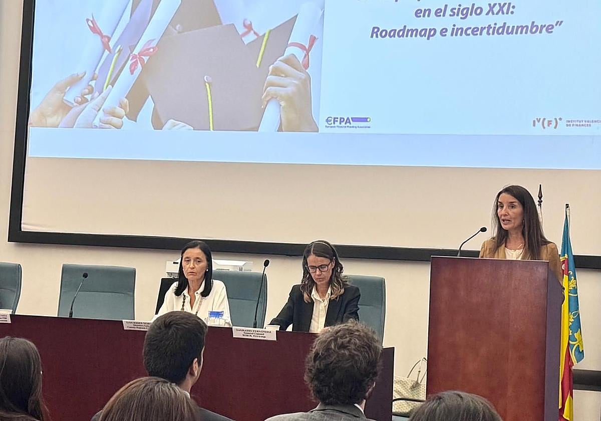 La consellera en su intervención del curso académico.