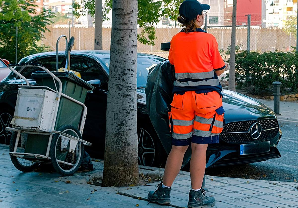 Cleaning service worker.