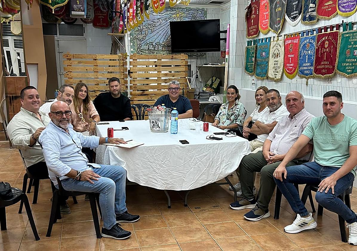 Reunión de presidentes y delegados de las hogueras de Primera categoría.