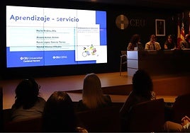 Presentación del libro en la sede de Elche.