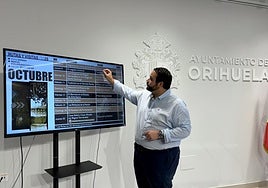 El concejal de turismo presenta las rutas del mes.