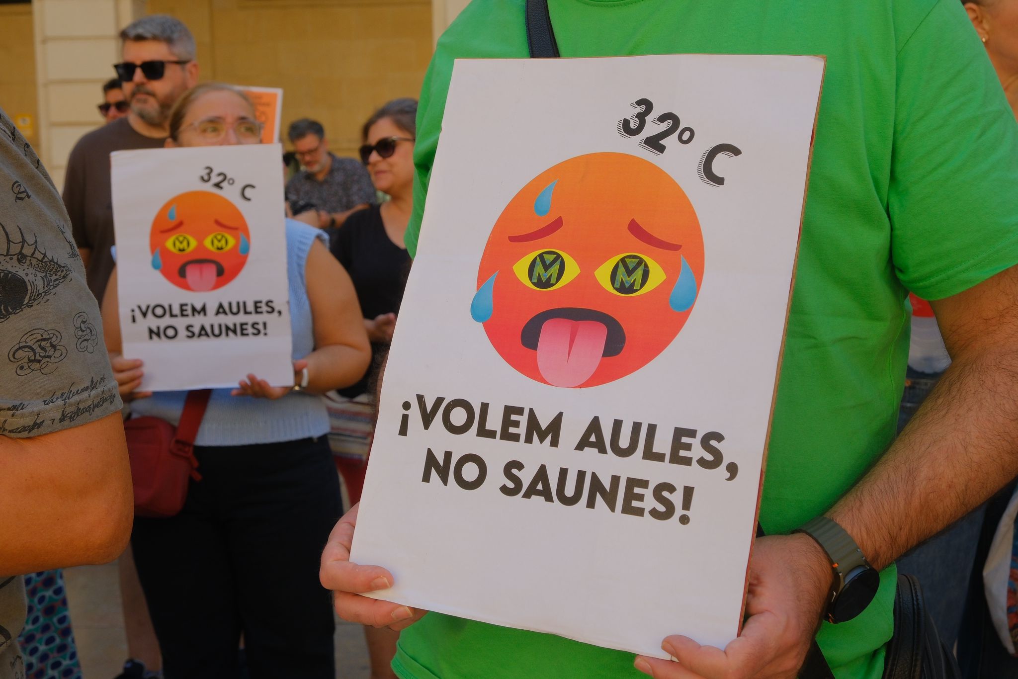 Protestas contra el calor en las aulas de Alicante