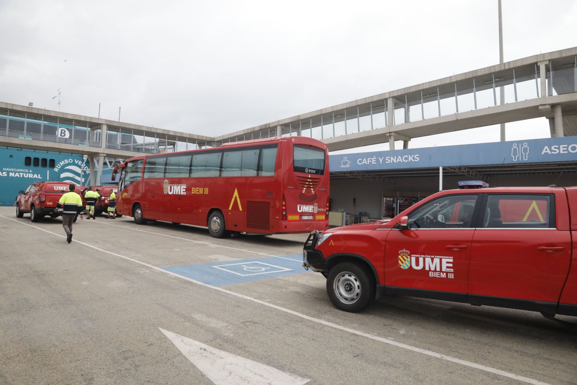 La UME embarca en el norte de Alicante rumbo a Ibiza para afrontar las graves inundaciones