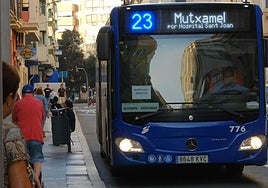 Servicios mínimos de la huelga de autobuses este viernes en Alicante.