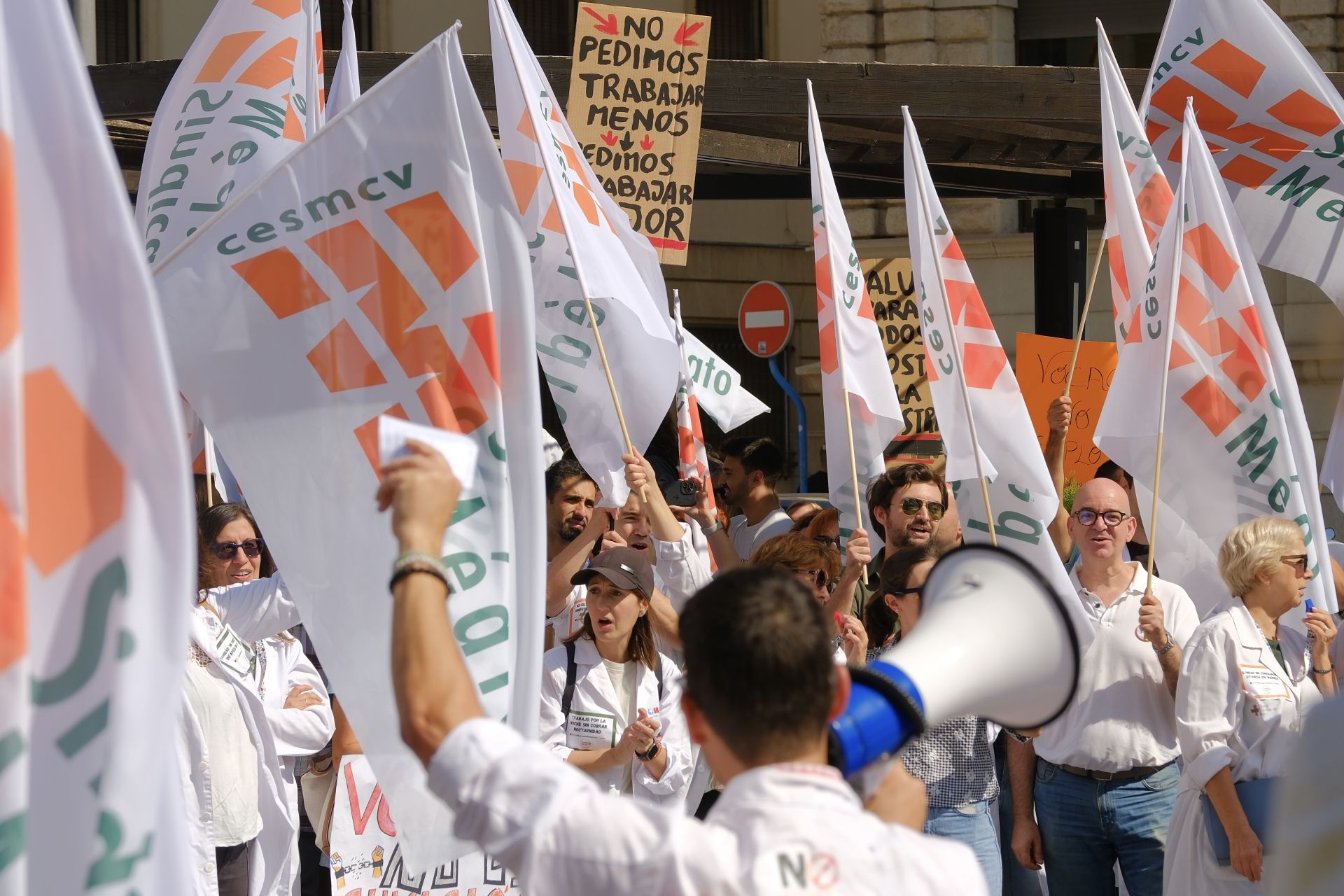 Los médicos de Alicante secundan la huelga nacional contra el estatuto marco y la «sobreexplotación»