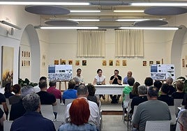 Imagen de una de las reuniones mantenidas con los vecinos