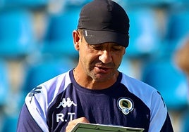 Rubén Torrecilla, pizarra en mano.