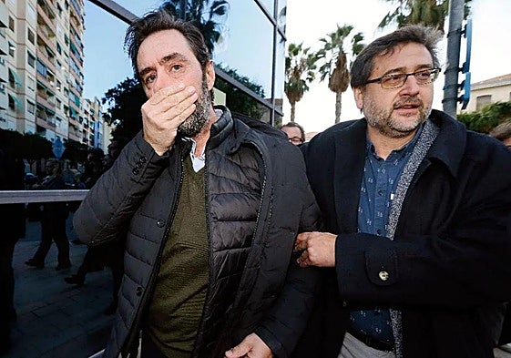El yerno de la viuda de la CAM, Miguel López, durante una de las sesiones del juicio en Alicante.