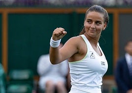 Charo Esquiva celebra un punto.