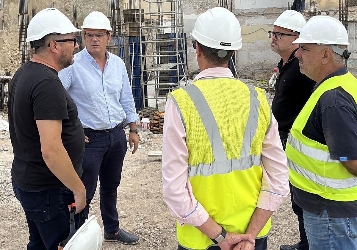 Las obras de la Biblioteca Central Guillermo Bernabéu avanzan en Mutxamel para convertirse en un nuevo referente cultural y educativo.