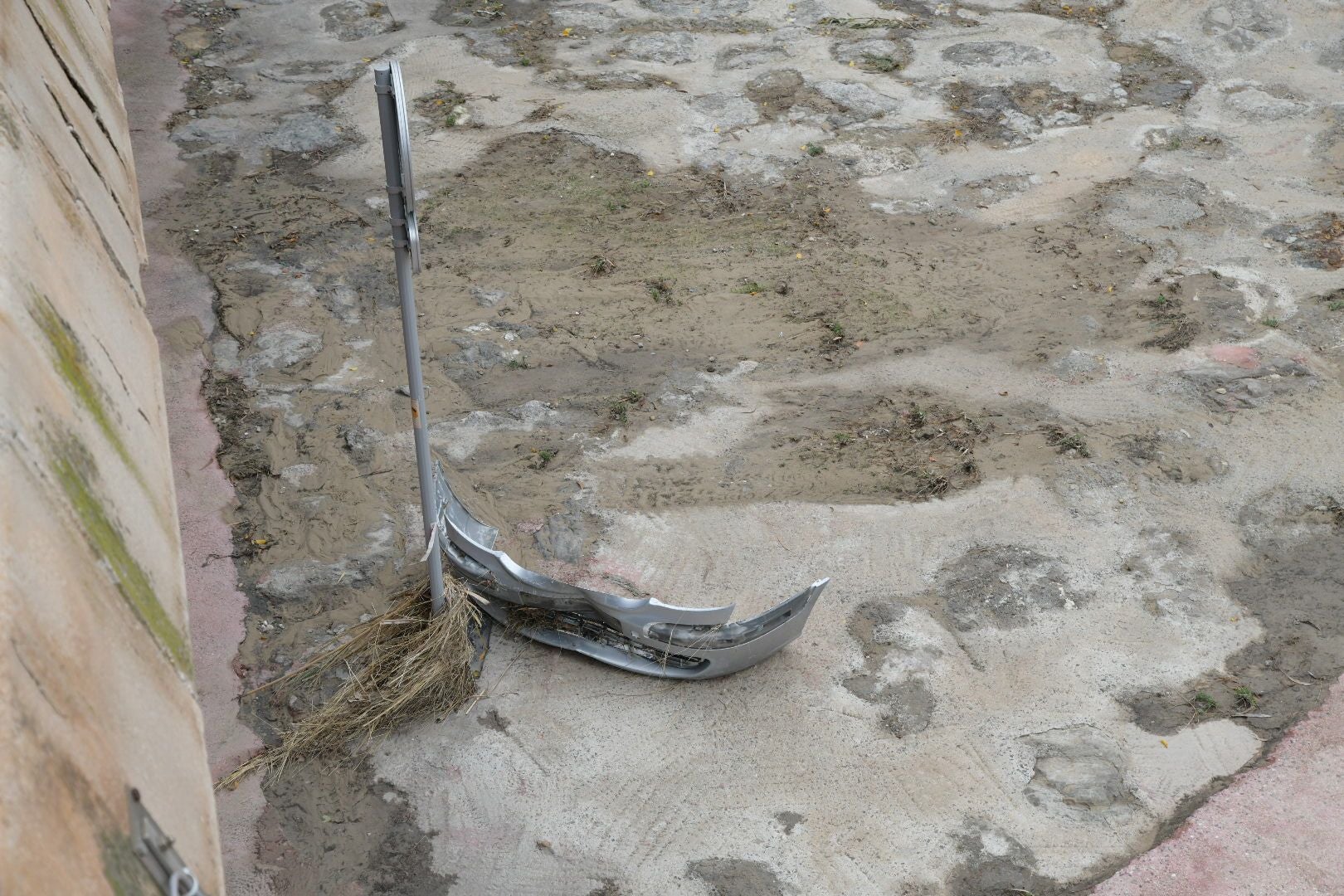 El temporal engulle la playa de la Albufereta de Alicante