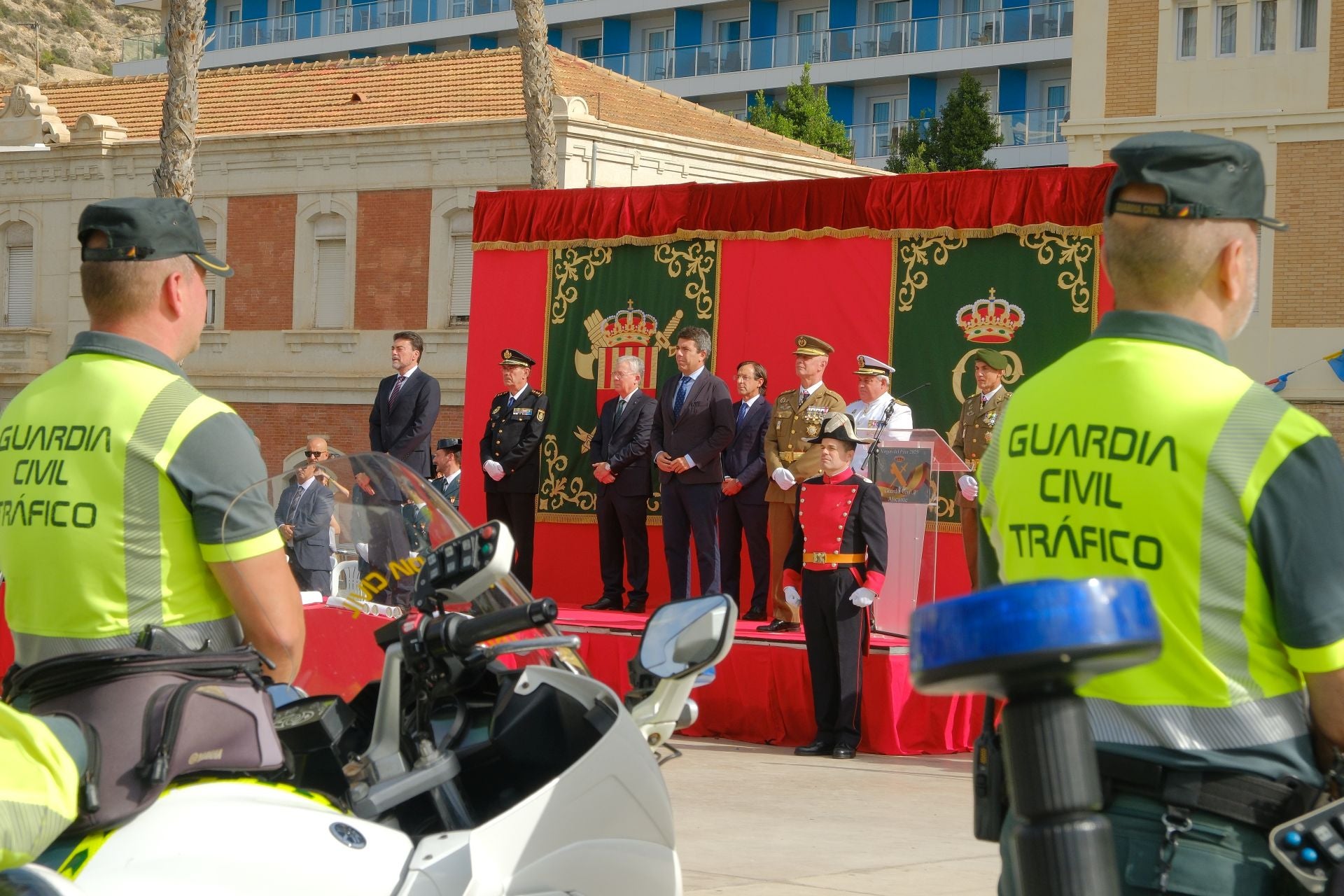 La Guardia Civil de Alicante celebra el día de la Hispanidad