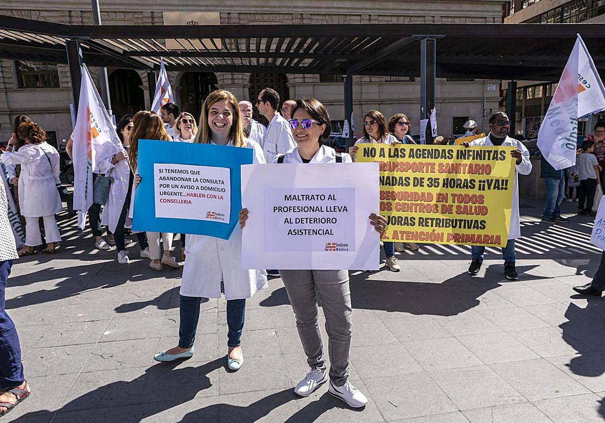 File image of a doctors' protest in Alicante.