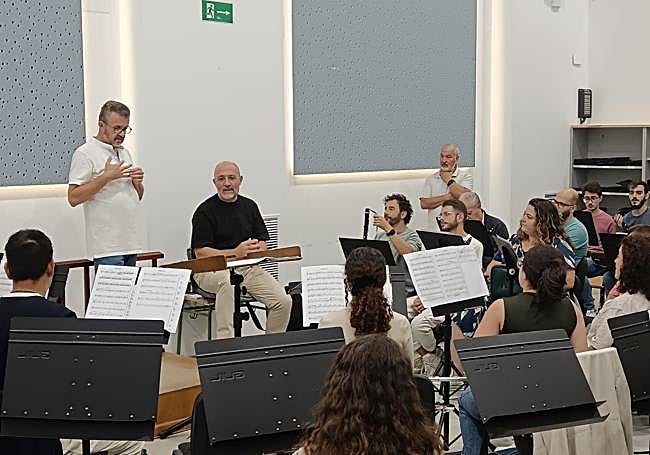 Ensayos de L'Harmonia Societat Musical d'Alacant para el certamen de bandas.