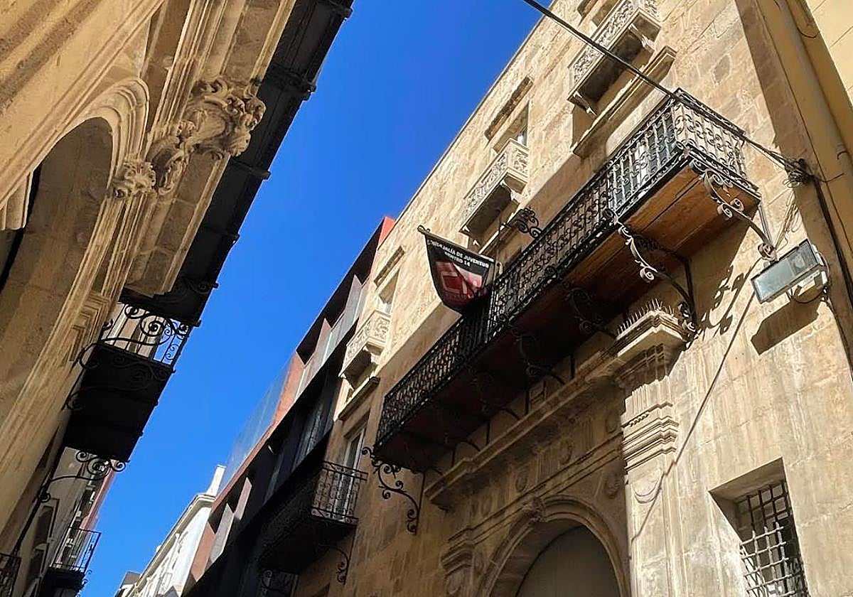 Facade of the Centre 14 Palace before resuming construction.