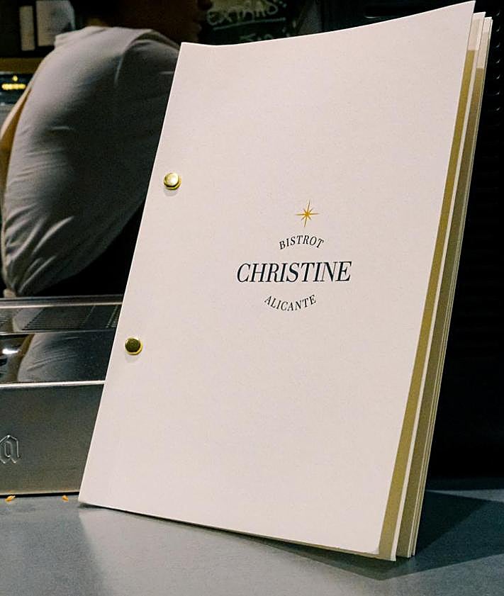 Imagen secundaria 2 - Quesos, vinos y cartas de Bistrot Christine.