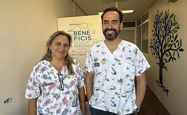 David Espín y Beatriz Herrando, enfermeros que han desarrollado el proyecto 'Sumamos Excelencia' junto a Ana Aguilar y Mª José Martínez.