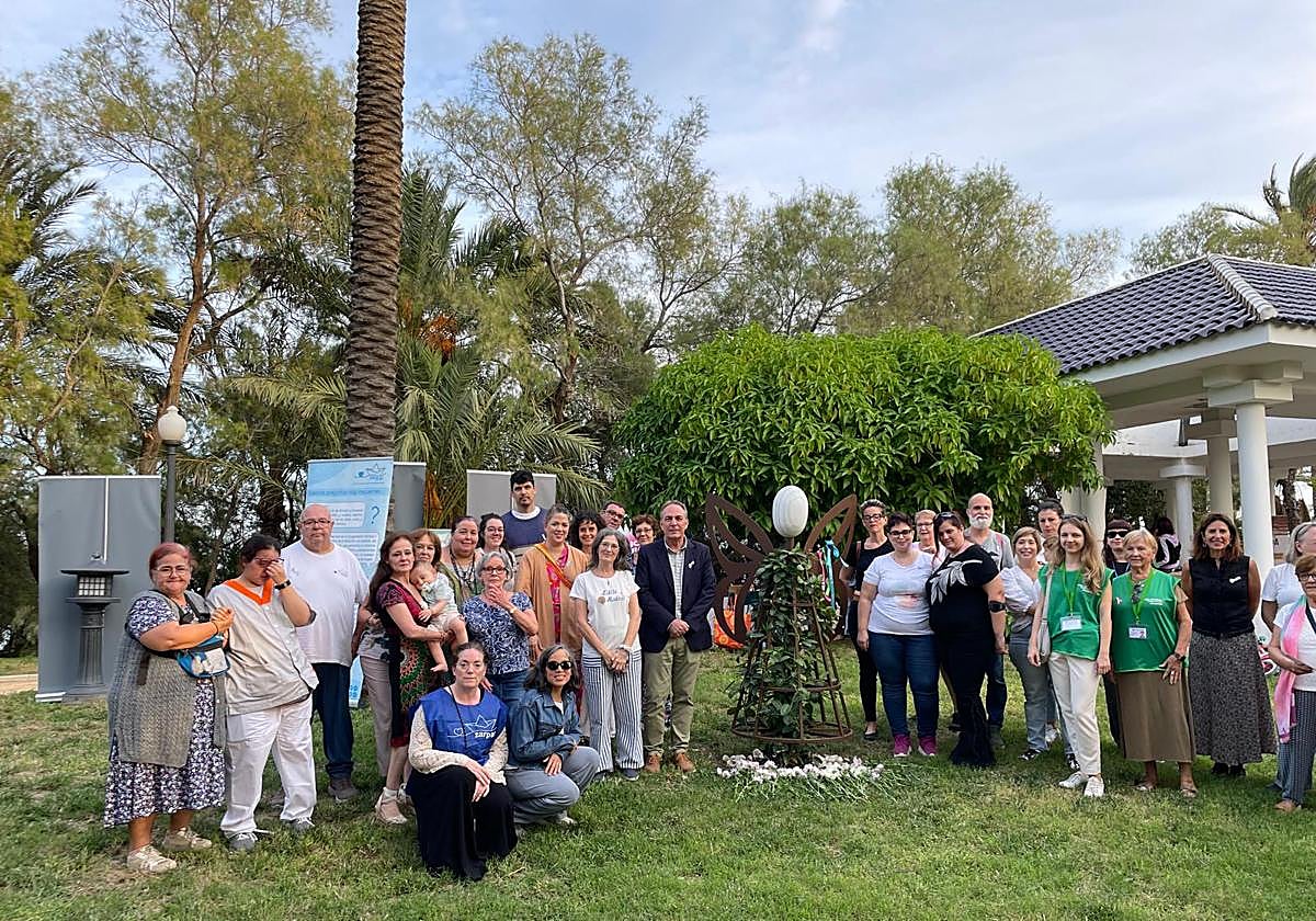 Asistentes al acto celebrado en el Palmeral de Alicante.