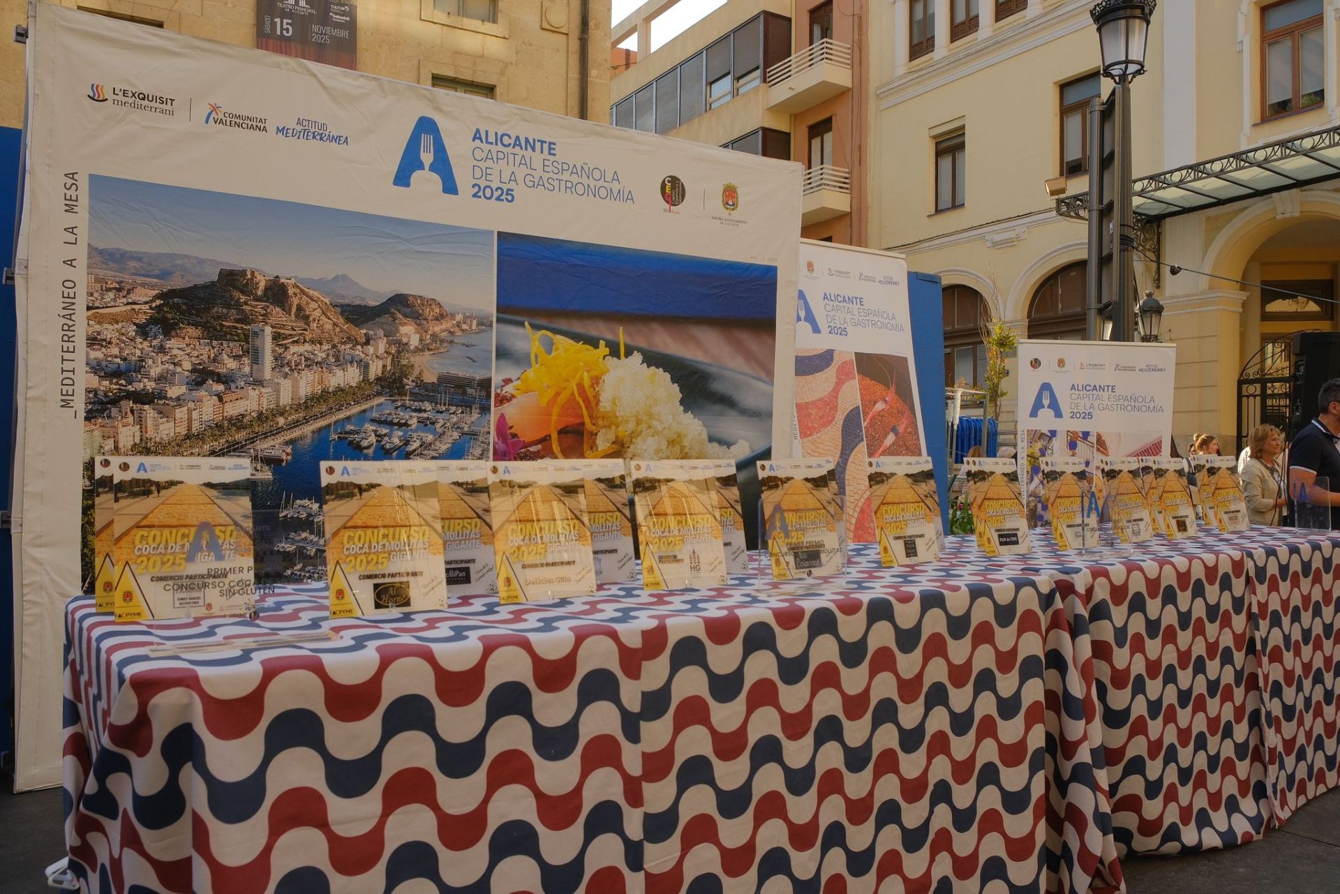 Una coca de mollitas para la historia