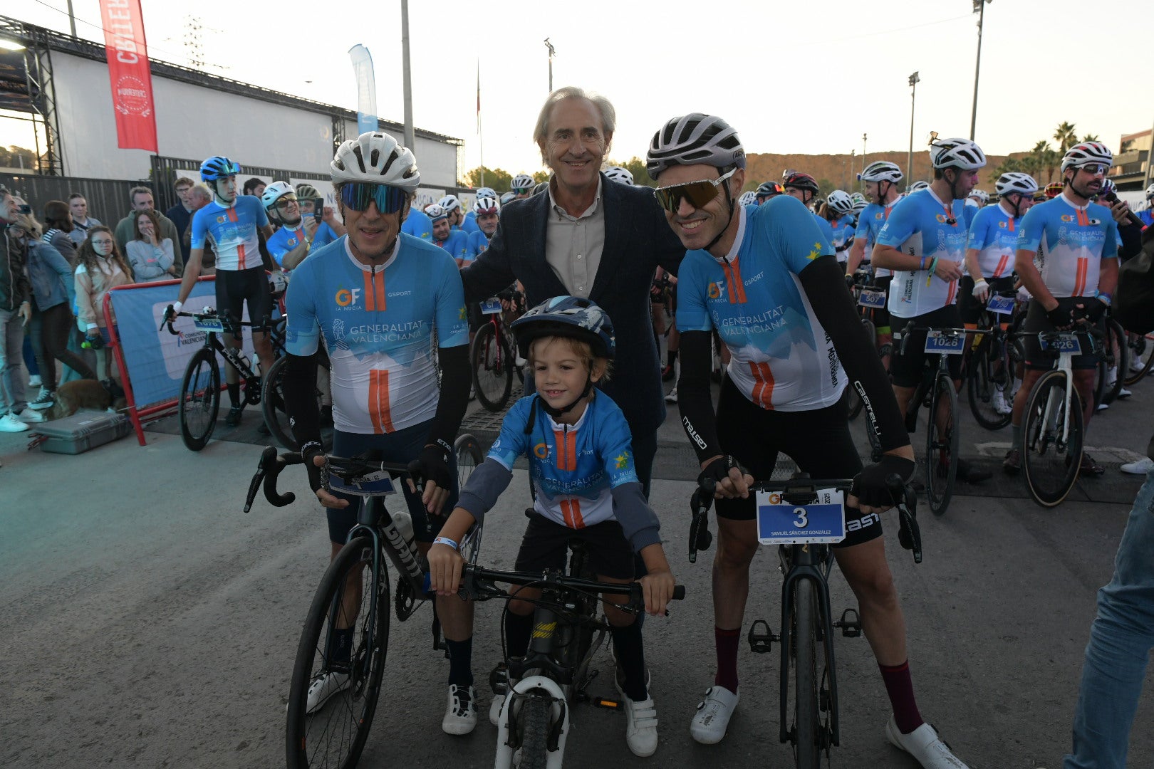La Nucía se vuelca con el ciclismo en un fin de semana inolvidable: del espectáculo del Critérium al desafío del Gran Fondo