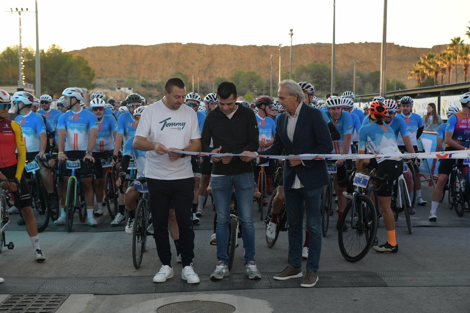 La Nucía se vuelca con el ciclismo en un fin de semana inolvidable: del espectáculo del Critérium al desafío del Gran Fondo