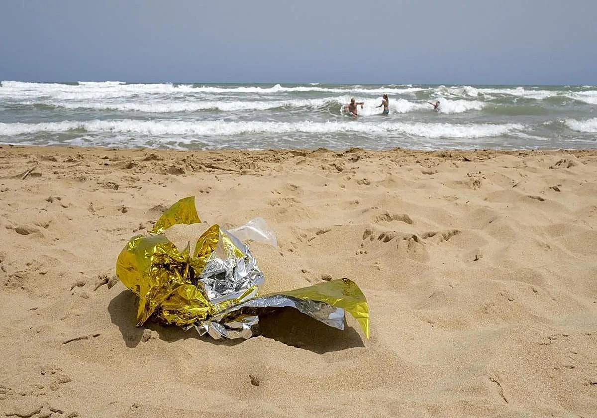 La playa de Les Roquetes, donde se ha producido la tragedia.