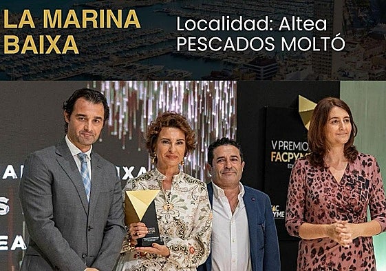 El alcalde de Torrevieja, Eduardo Dolón, con una de las premiadas.
