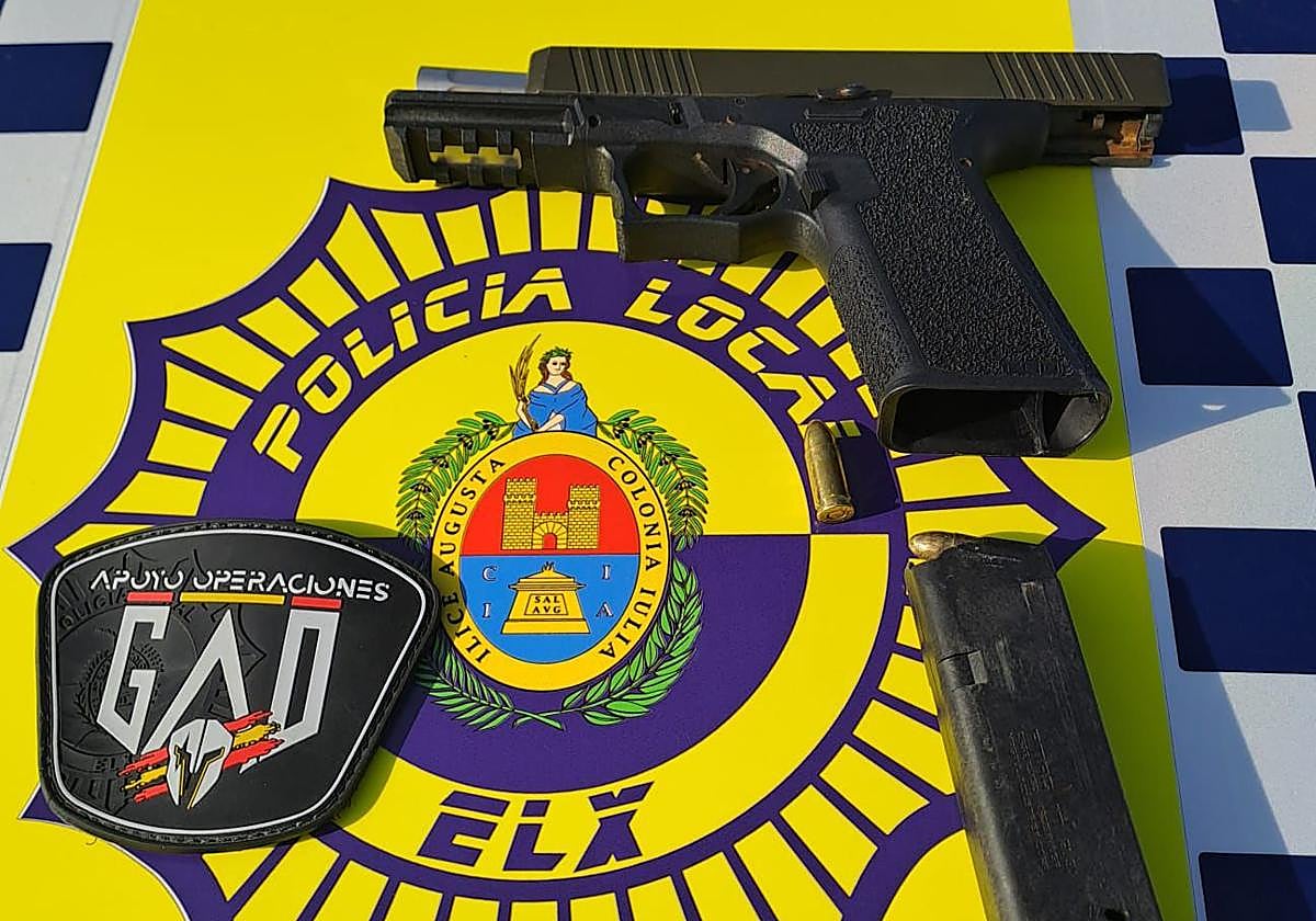 Agentes de la Policía Local de Elche intervinieron el arma durante un control de seguridad en la partida de Carrús.