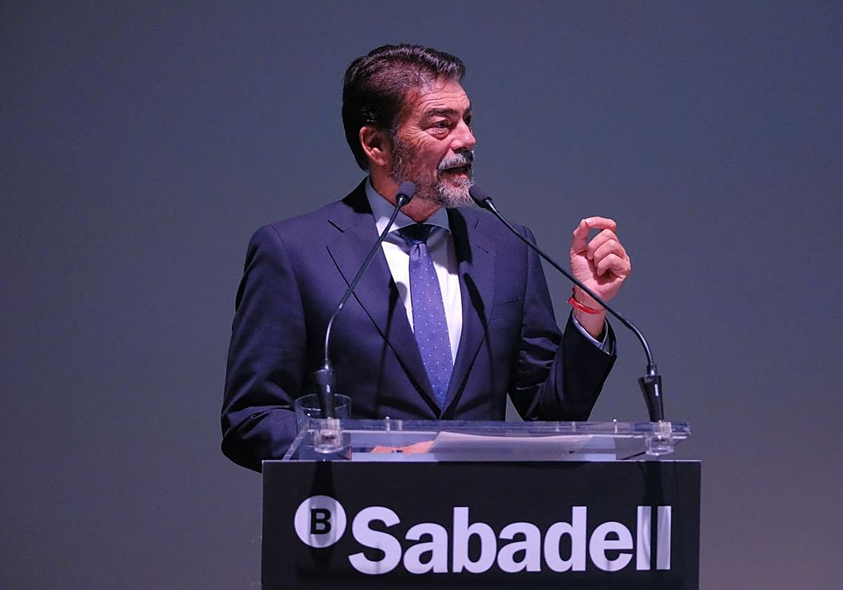 El alcalde de Alicante durante la gala de Sabadell.