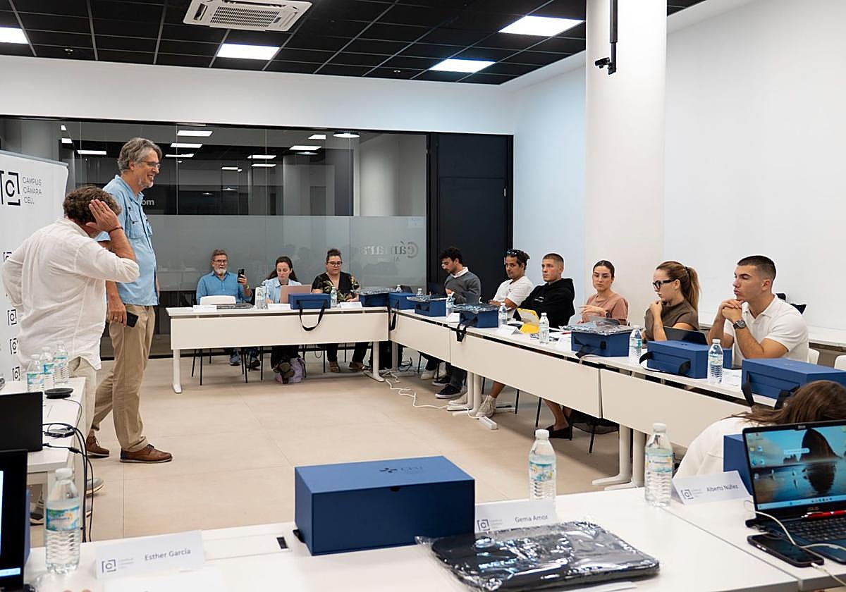 El Campus Cámara CEU inicia su formación pionera en Alicante con un programa sobre marketing digital e inteligencia artificial.