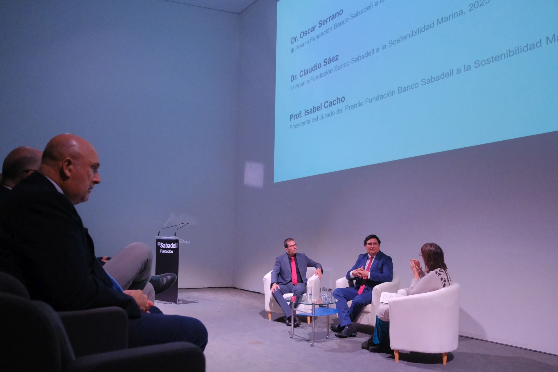 La Fundación Banco Sabadell reconoce al investigador de la UA Carlos Sáez en sus IV Premios a la Sostenibilidad Marina