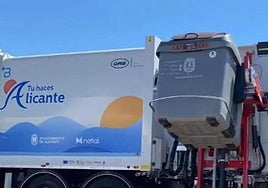 Camión de recogida de basuras de Alicante.