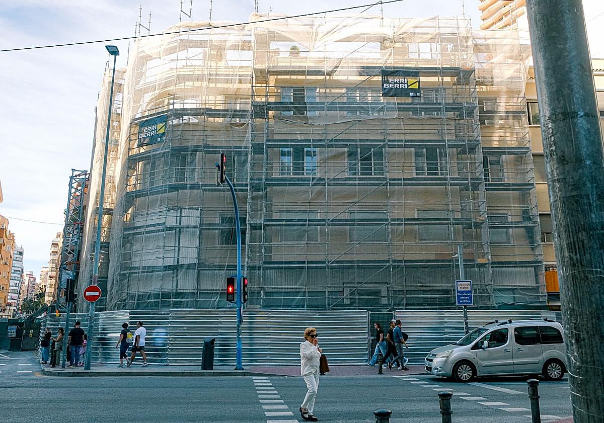 Imagen principal - Vistas de las obras desde Maisonnave (1), General Lacy (2) y Poeta Vila y Blanco (3).