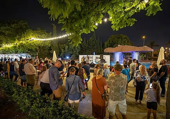 'Street food market'.