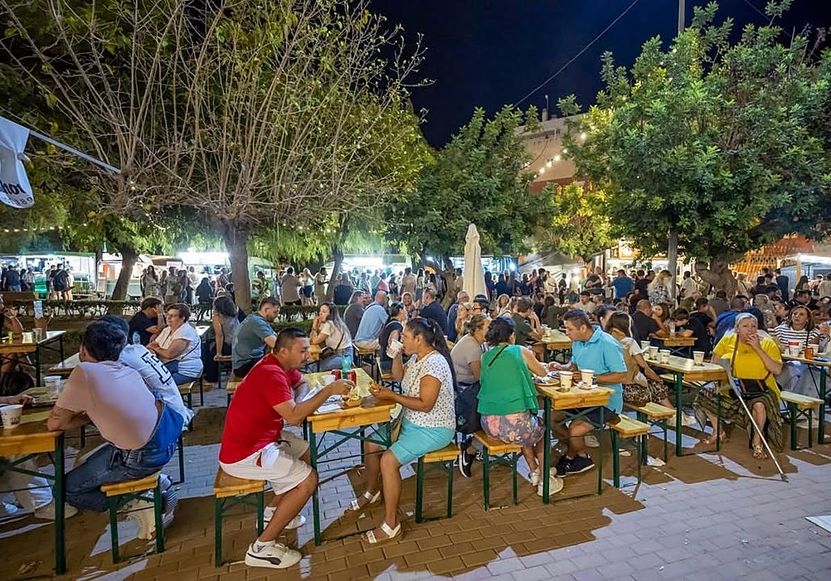 'Street food market'.