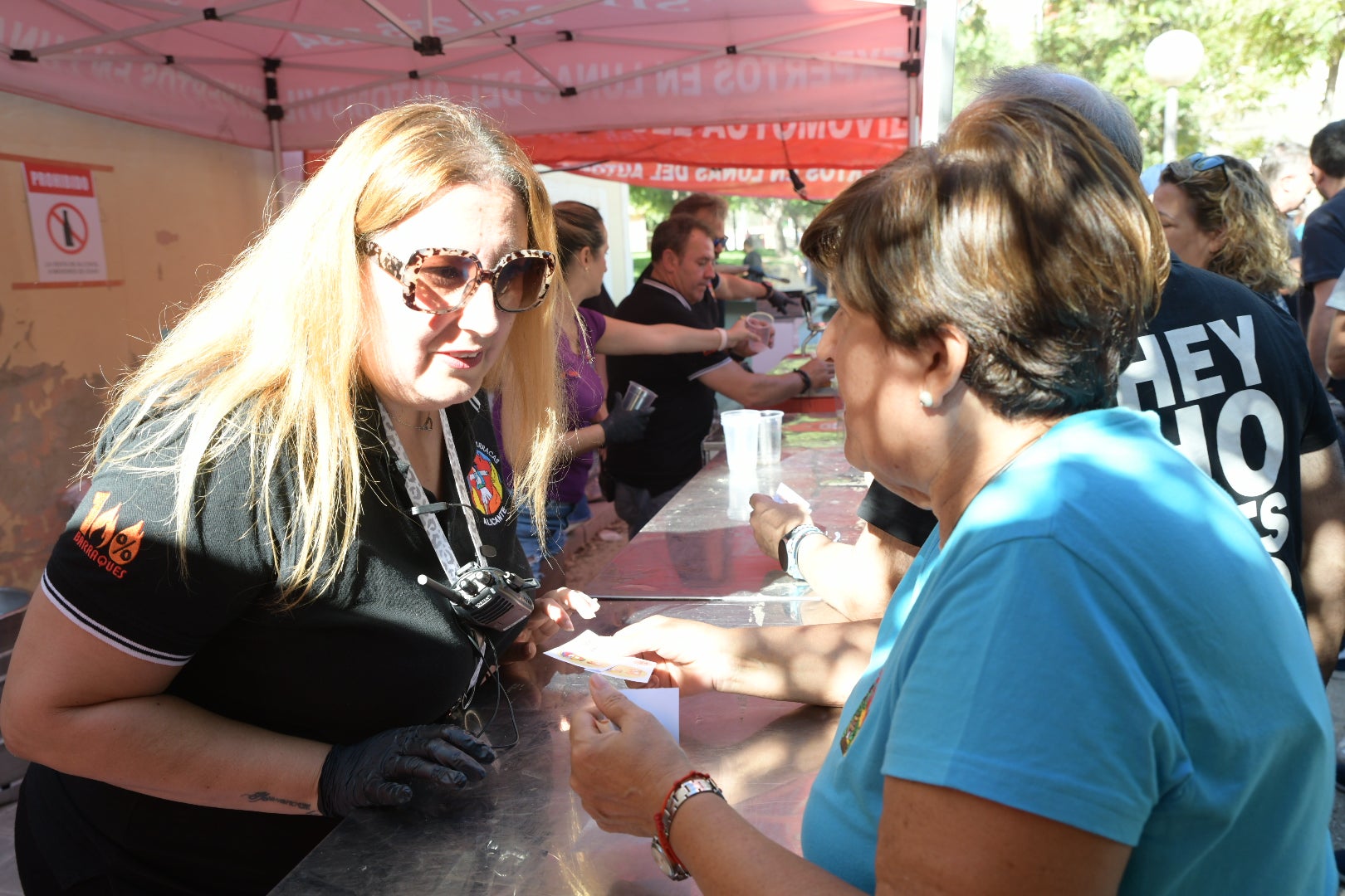 Las barracas celebran su día grande fuera de las Hogueras