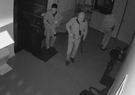 Imágenes de una cámara de seguridad.