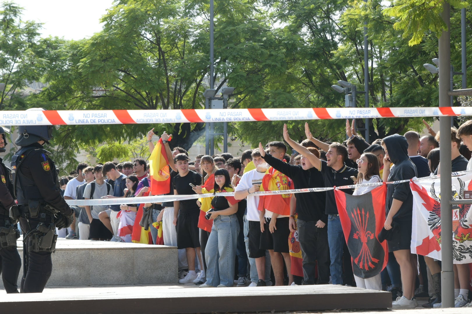 La tensión por la visita de Vito Quiles a la UA, en imágenes