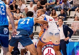 El danés Larsen, durante el partido ante Zamora.