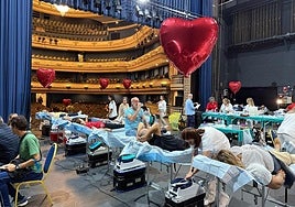 VIII Maratón de donación de Sangre en el Teatro Principal de Alicante.