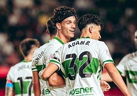 Hector Fort y Adam Boayar celebrando uno de los goles del encuentro.