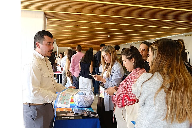 El congreso tiene lugar en el Palacio de Congresos de Alicante.